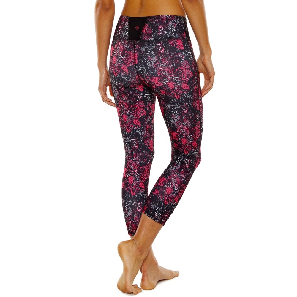NWT HIGH ENERGIE JESSA CAPRIS• KNOCKOUT PINK•